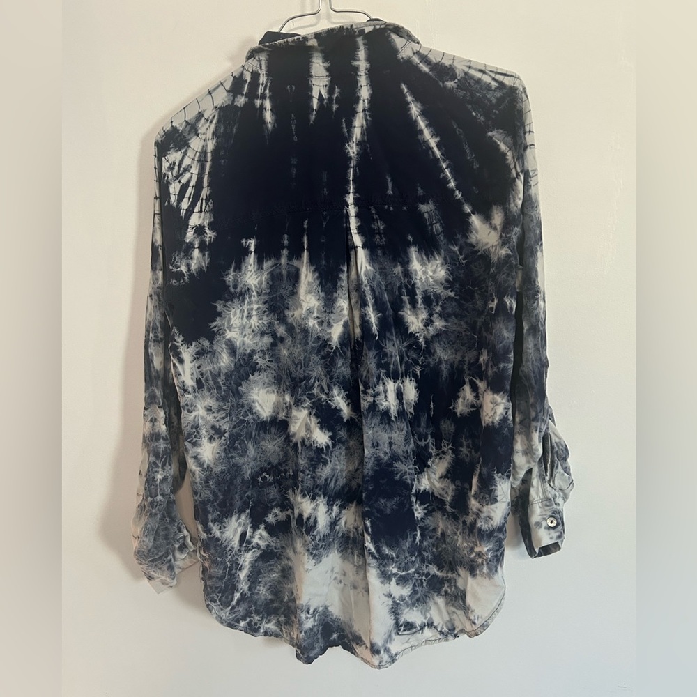 Jane and Delancey Blue Tie-Dye Blouse - Picture 3 of 6